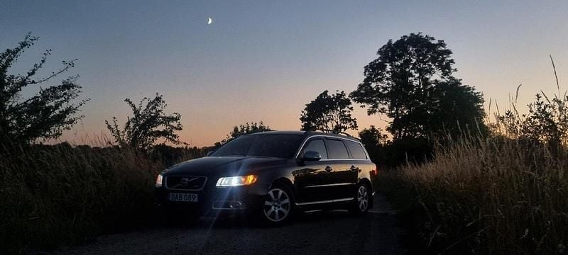 Svart Begagnad 2011 Volvo V70 R-Design Kombi | 55 000 kr (Superpris) - Bild 1/4