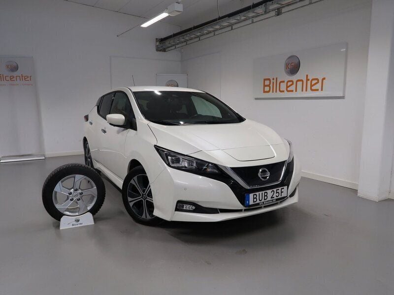 Vit Begagnad 2020 Nissan Leaf 360º Halvkombi | 159 900 kr (Marknadspris) - Bild 1/3
