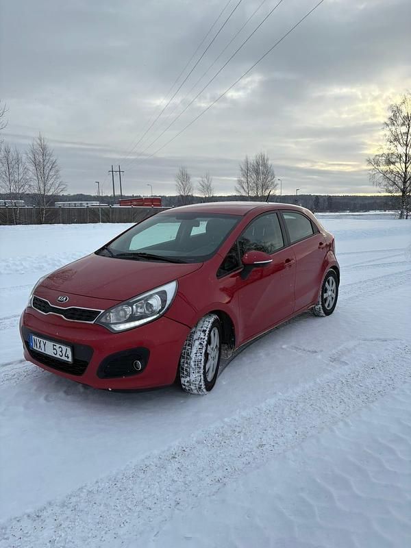 Begagnad 2014 Kia Rio Halvkombi | 40 000 kr (Marknadspris) - Bild 1/4