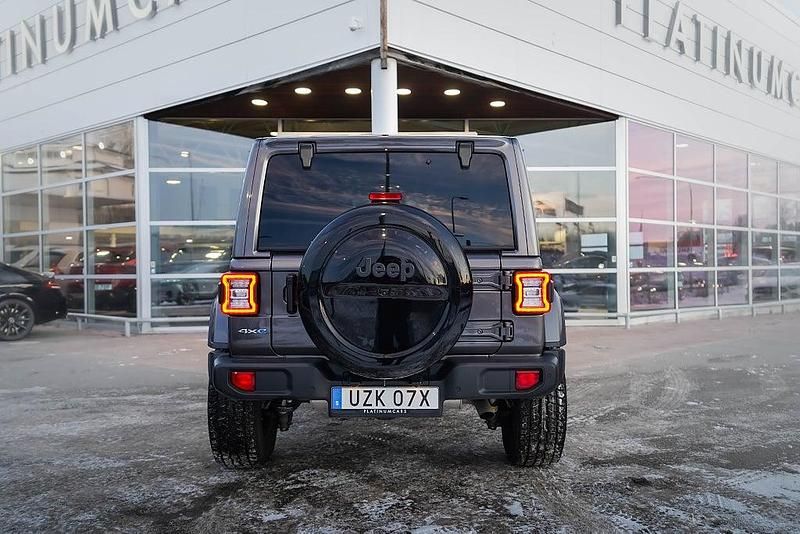 Begagnad Jeep Wrangler Unlimited Sahara 379 HK (278 kW) 2021 Grå SUV