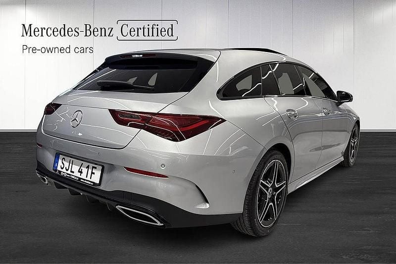 Begagnad Mercedes CLA200 Shooting Brake AMG Line Premium 163 HK (119 kW) 2024 Silver Kombi