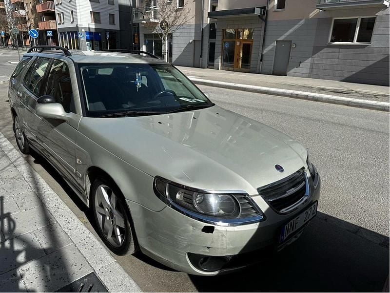 Gul Begagnad 2007 Saab 9-5 Linear Kombi | 18 900 kr (Bra pris) - Bild 1/4