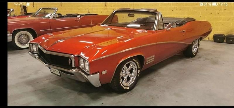 Begagnad Buick Skylark 233 HK (171 kW) 1968 Röd Cab