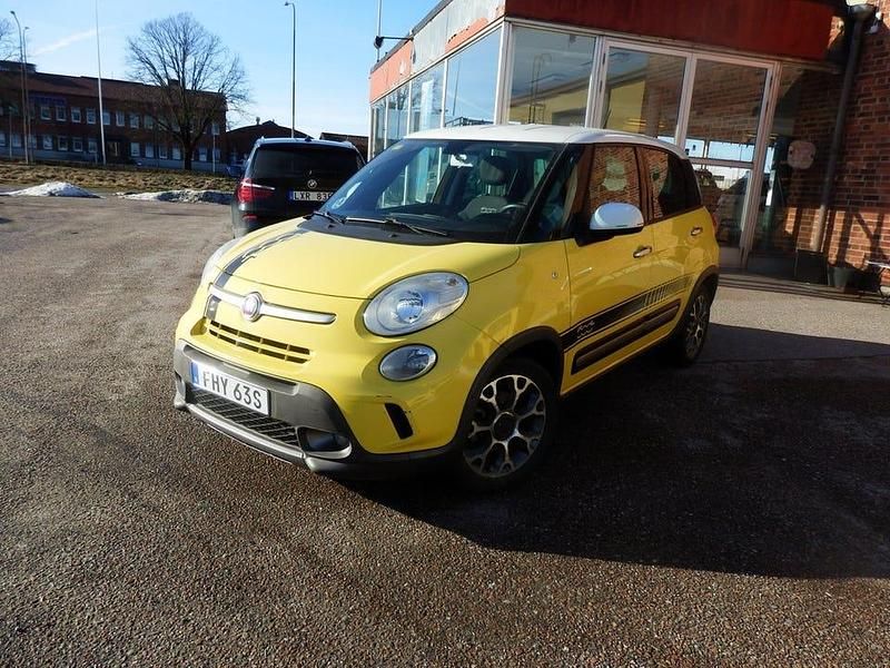 Begagnad Fiat 500L Cross 84 HK (61 kW) 2014 Gul Minibuss