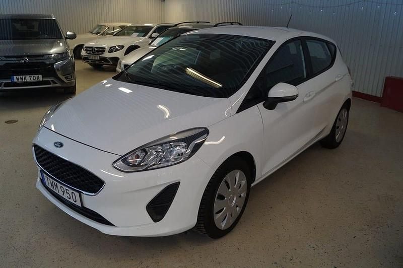 Begagnad Ford Fiesta Trend 86 HK (63 kW) 2018 Vit Halvkombi