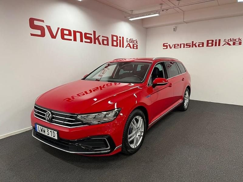 Begagnad VW Passat GTE 218 HK (160 kW) 2020 Röd Kombi