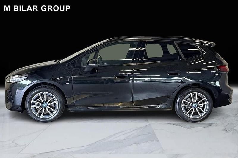 Svart Begagnad 2025 BMW 225 M Sport Kombi | 409 000 kr - Bild 1/4
