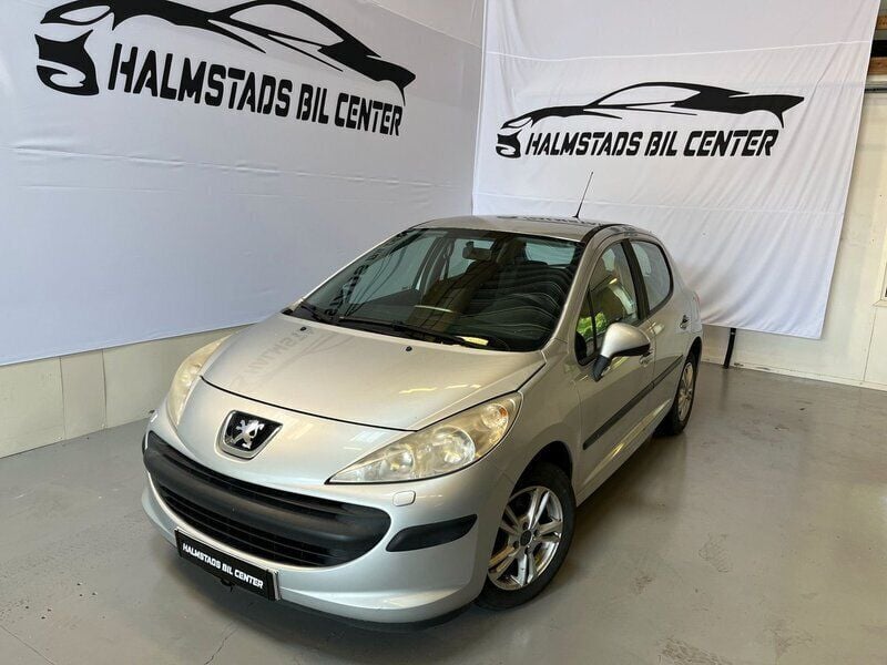 Ljusgrå (grå) Begagnad 2007 Peugeot 207 Halvkombi | 23 900 kr (Marknadspris) - Bild 1/4