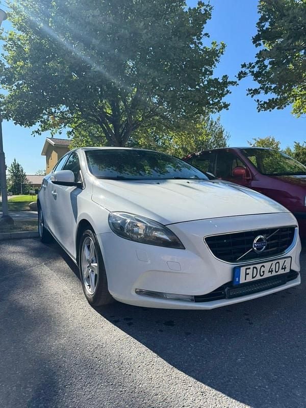 Begagnad Volvo V40 115 HK (84 kW) 2014 Halvkombi