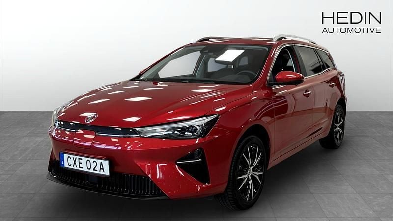 Röd (red) Begagnad 2022 MG MG5 EV Kombi | 219 900 kr (Lite dyr) - Bild 1/4