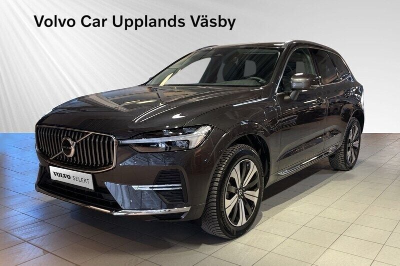 Grå Begagnad 2024 Volvo XC60 Plus SUV | 484 900 kr (Bra pris) - Bild 1/4