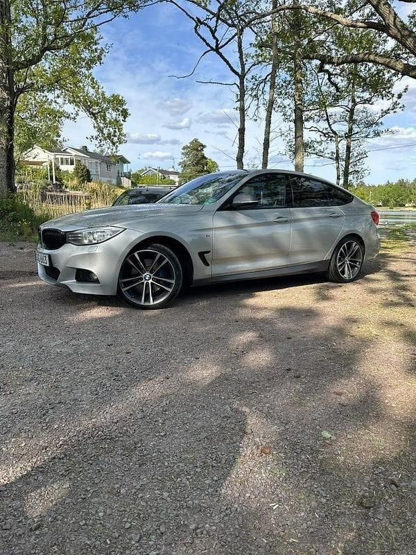 Begagnad BMW 335 Gran Turismo M Performance 340 HK (250 kW) 2014 Grå Halvkombi