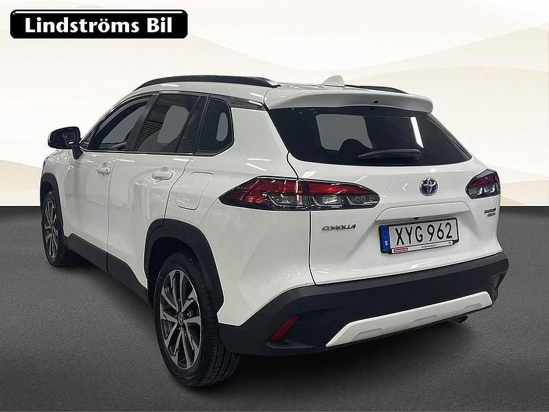 Begagnad Toyota Corolla Cross Style 200 HK (147 kW) 2022 Vit SUV