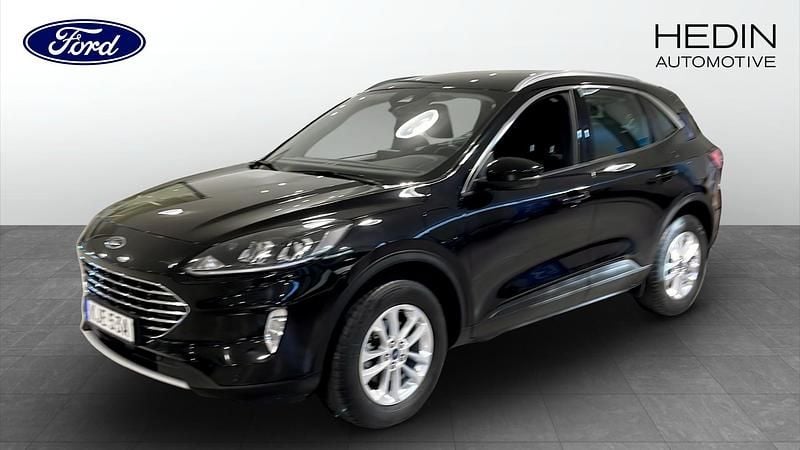 Svart (black) Begagnad 2022 Ford Kuga Titanium SUV | 259 900 kr (Marknadspris) - Bild 1/4