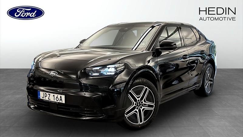 Svart (black) Begagnad 2025 Ford Capri Premium Sedan | 638 000 kr - Bild 1/4