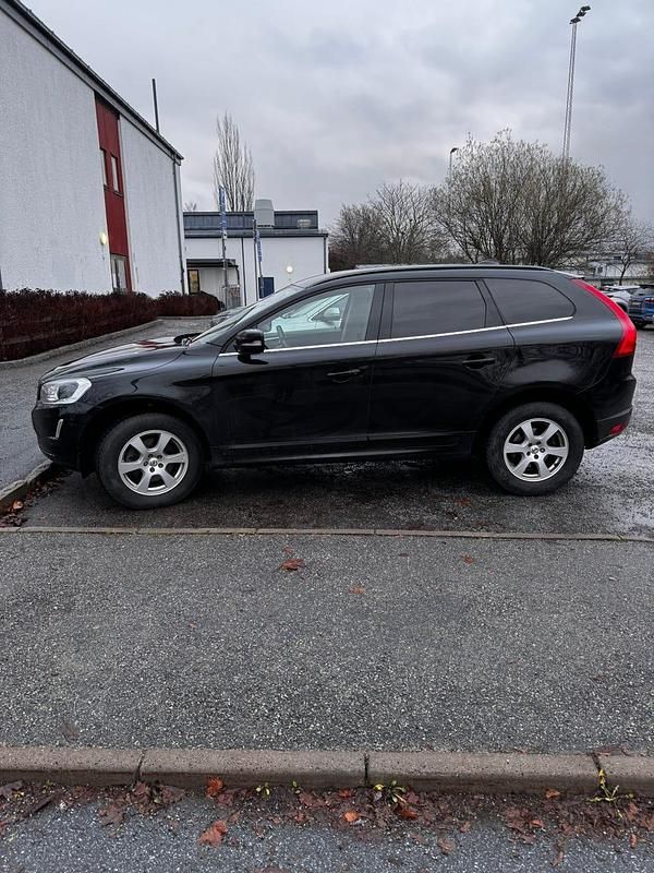 Begagnad 2017 Volvo XC60 SUV | 161 000 kr (Superpris) - Bild 1/4