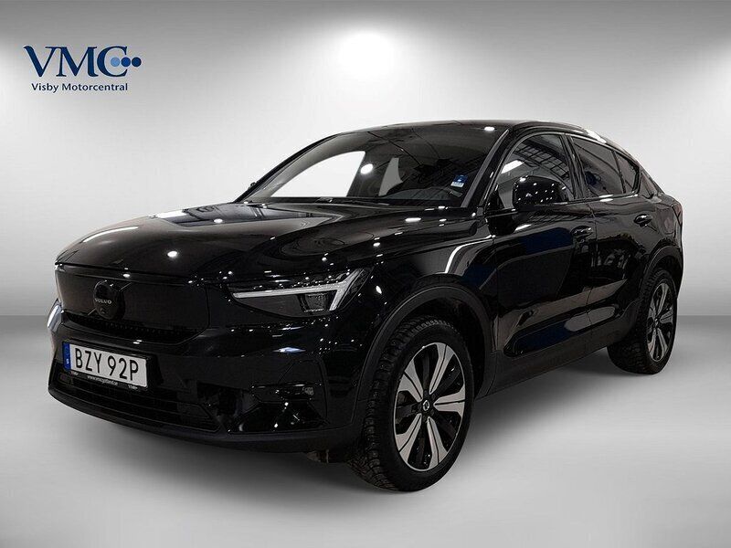 Svart (onyx black metallic) Begagnad 2024 Volvo EC40 Performance SUV | 659 000 kr - Bild 1/3