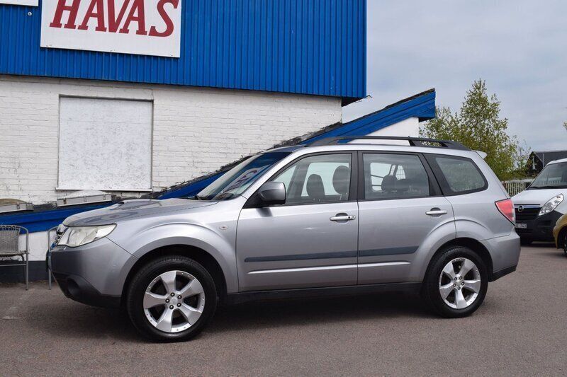 Grå Begagnad 2009 Subaru Forester SUV | 49 500 kr - Bild 1/4