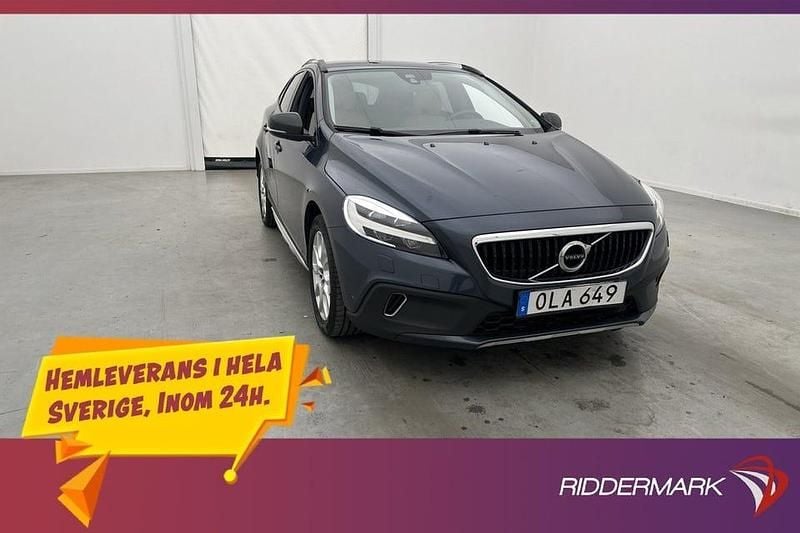 Mblå Begagnad 2017 Volvo V40 CC Summum Kombi | 194 900 kr (Marknadspris) - Bild 1/3