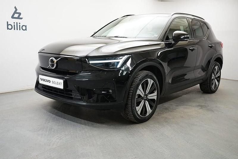 Begagnad Volvo XC40 Plus 175 kW (238 HK) 2022 Svart SUV
