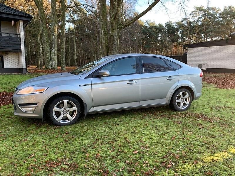 Begagnad 2011 Ford Mondeo Trend Halvkombi | 35 000 kr - Bild 1/4