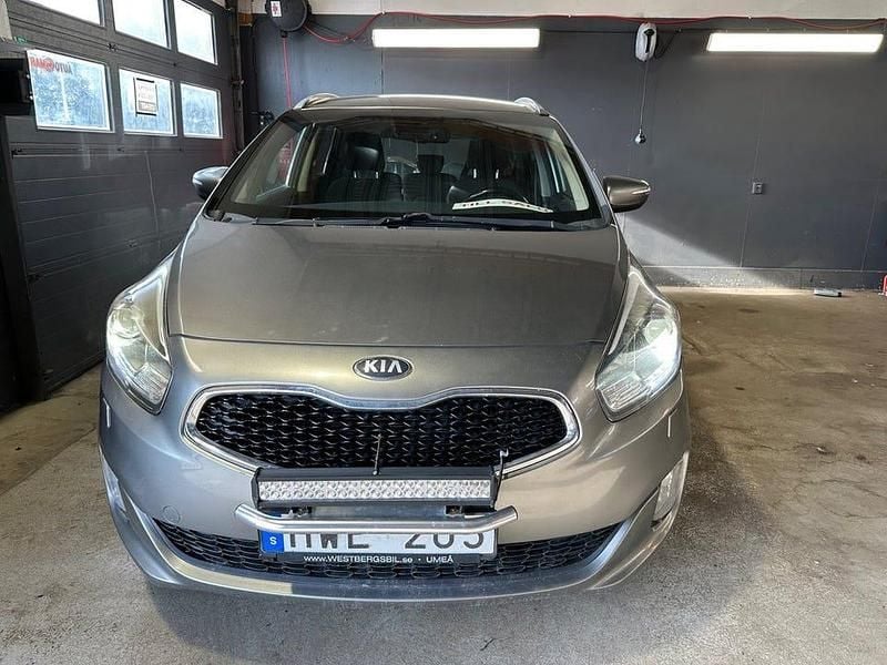 Begagnad Kia Carens 116 HK (85 kW) 2014 Grå Minibuss
