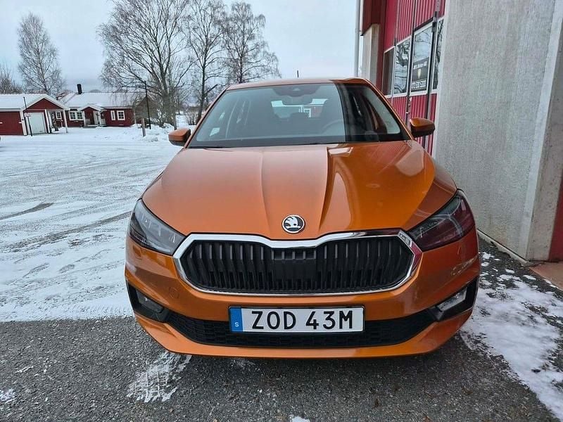 Begagnad Skoda Fabia Style 110 HK (80 kW) 2023 Orange Halvkombi