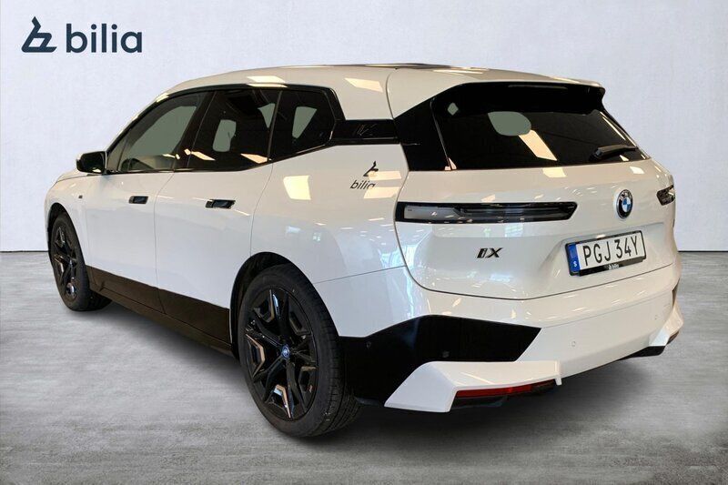Begagnad BMW iX Exclusive 455 kW (619 HK) 2023 Vit SUV