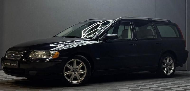 Svart Begagnad 2005 Volvo V70 Kombi | 49 900 kr (Lite dyr) - Bild 1/4
