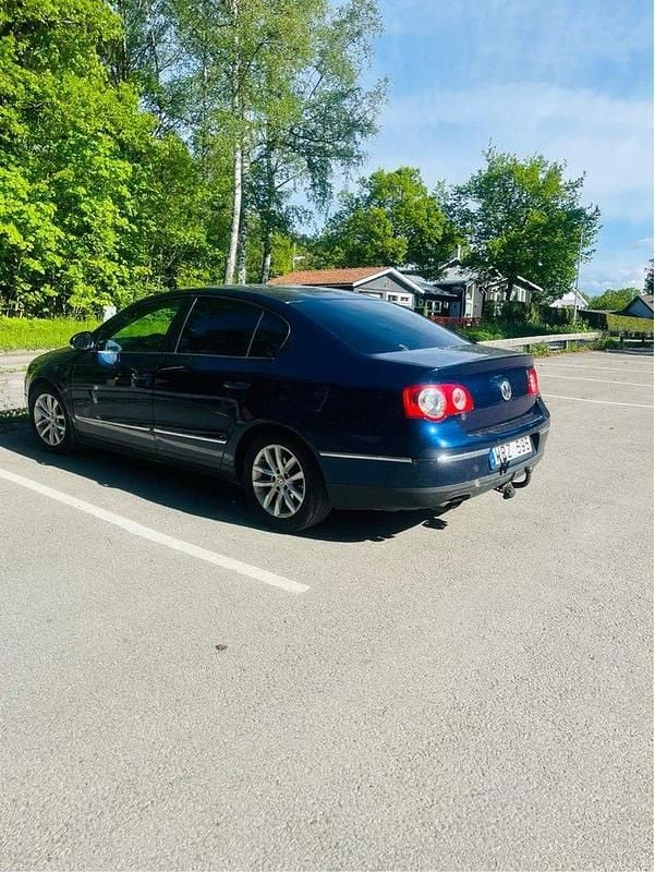 Blå Begagnad 2006 VW Passat Sportline Sedan | 20 000 kr (Bra pris) - Bild 1/4