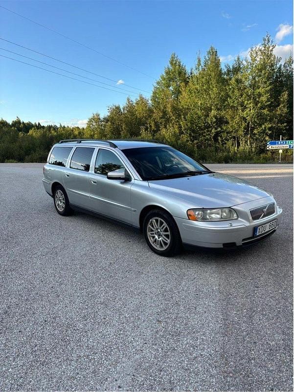 Grå Begagnad 2006 Volvo V70 Kombi | 20 000 kr (Marknadspris) - Bild 1/4