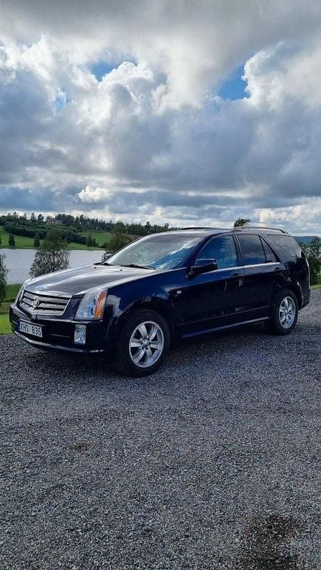 Blå Begagnad 2005 Cadillac SRX SUV | 43 000 kr - Bild 1/4
