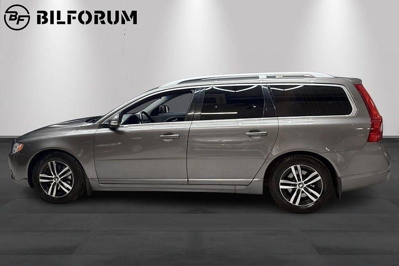 Begagnad Volvo V70 Summum 109 HK (80 kW) 2011 Grå Kombi