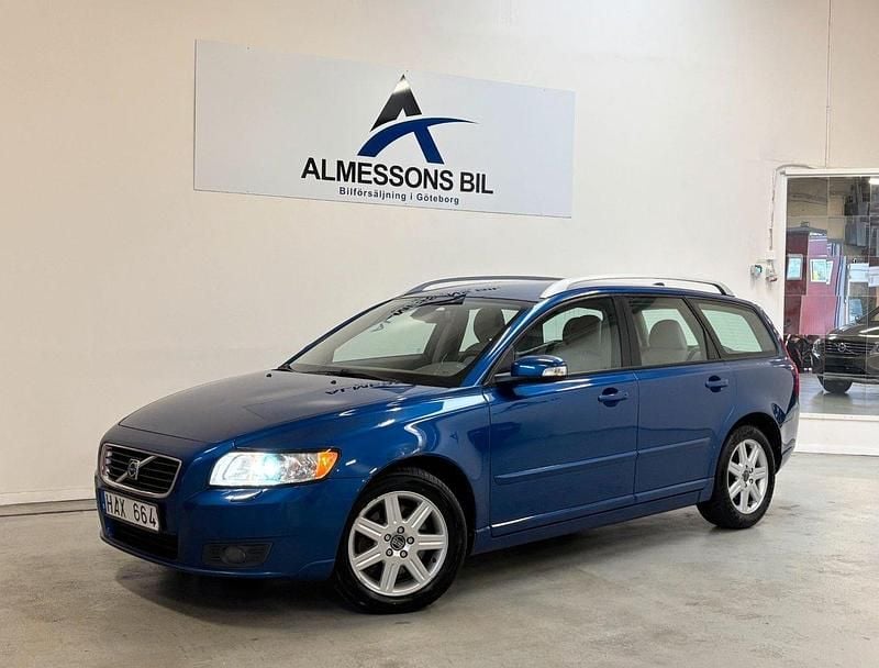 Blå Begagnad 2008 Volvo V50 Summum Kombi | 34 900 kr (Marknadspris) - Bild 1/4