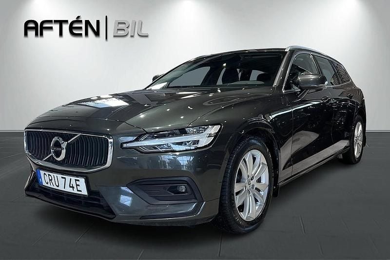 Grå Begagnad 2021 Volvo V60 Momentum Kombi | 264 900 kr (Superpris) - Bild 1/3