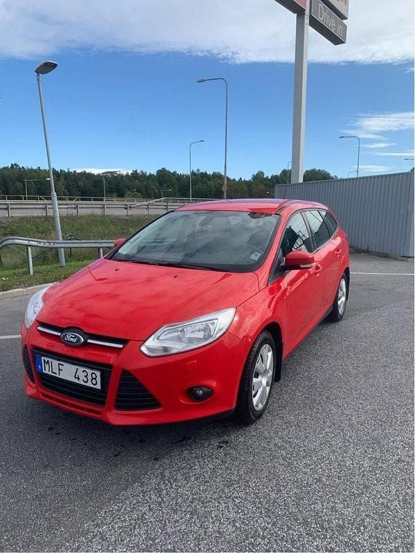 Röd Begagnad 2013 Ford Focus Trend Kombi | 36 000 kr (Bra pris) - Bild 1/3
