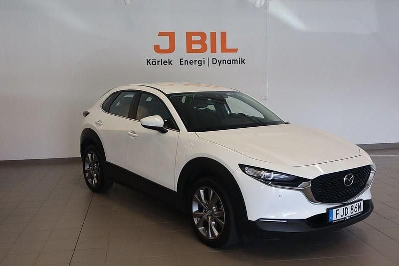 Vit Begagnad 2022 Mazda CX-30 SUV | 249 900 kr (Marknadspris) - Bild 1/4