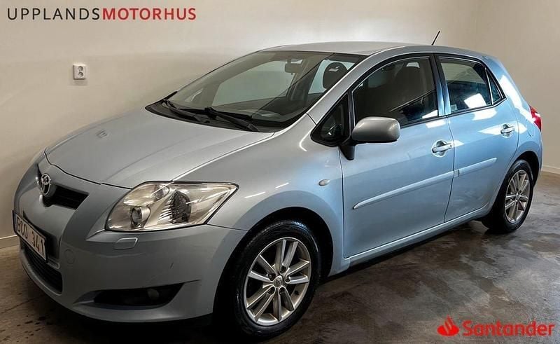 Ljusblå (blå) Begagnad 2009 Toyota Auris Halvkombi | 66 900 kr (Marknadspris) - Bild 1/4