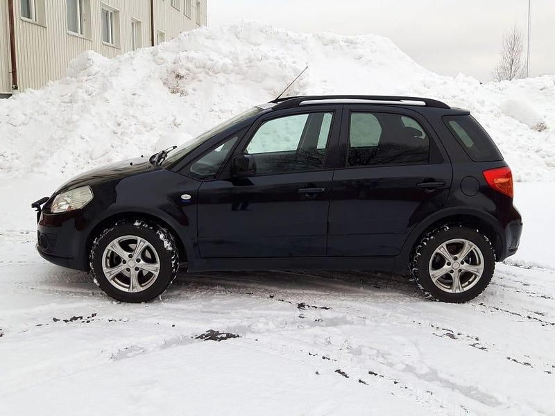 Begagnad Suzuki SX4 120 HK (88 kW) 2011