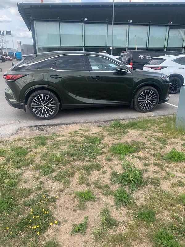Begagnad Lexus RX450h+ Executive Line 309 HK (227 kW) 2023 Grönmetallic