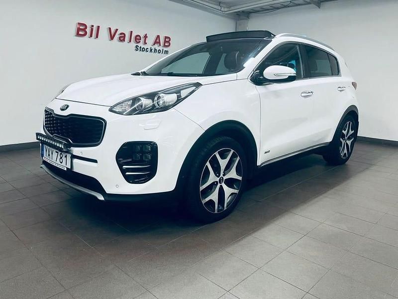 Vit Begagnad 2016 Kia Sportage GT-Line SUV | 138 700 kr (Marknadspris) - Bild 1/4
