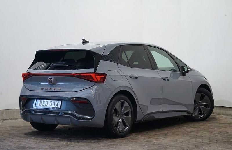 Begagnad Cupra Born 150 kW (204 HK) 2022 Grå Halvkombi