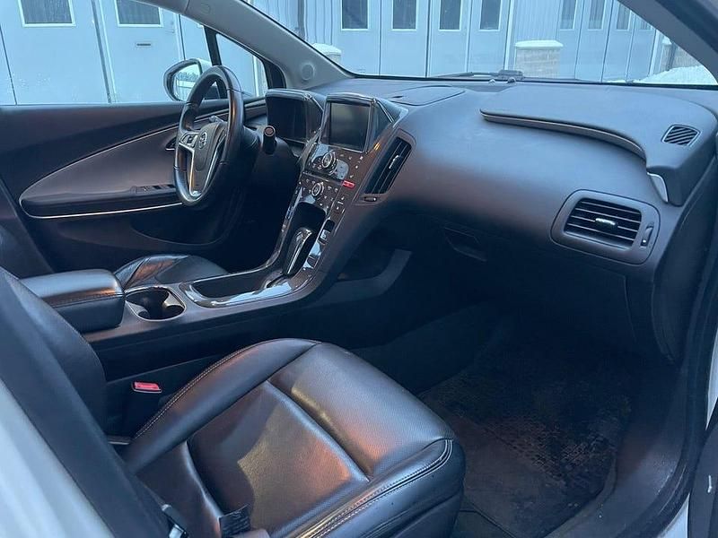 Begagnad Opel Ampera 151 HK (111 kW) 2012 Vitmetallic Halvkombi