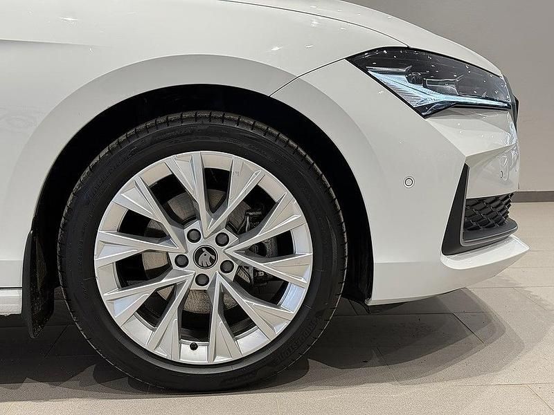 Begagnad Skoda Superb 2025 Vit Kombi
