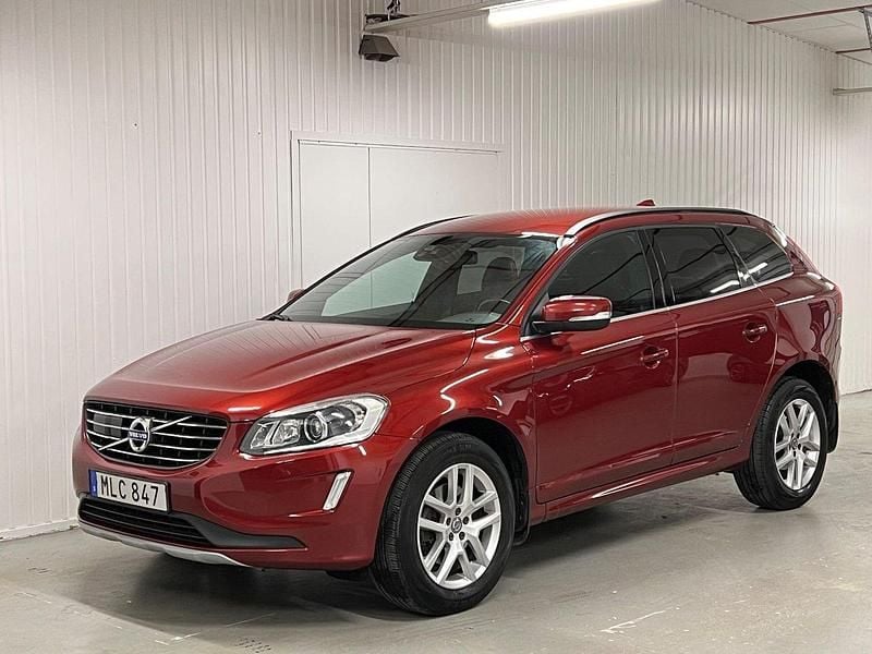 Röd Begagnad 2016 Volvo XC60 Momentum SUV | 179 000 kr (Bra pris) - Bild 1/4