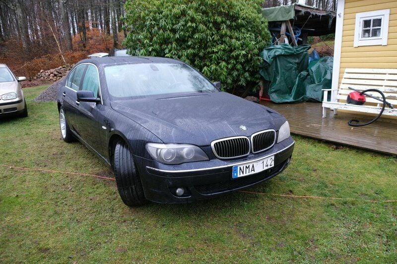 Blå Begagnad 2007 BMW 750 Sedan | 40 000 kr - Bild 1/3