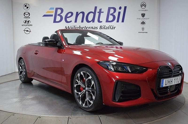 Röd Begagnad 2025 BMW M440 M Sport Sedan | 779 500 kr (Marknadspris) - Bild 1/3