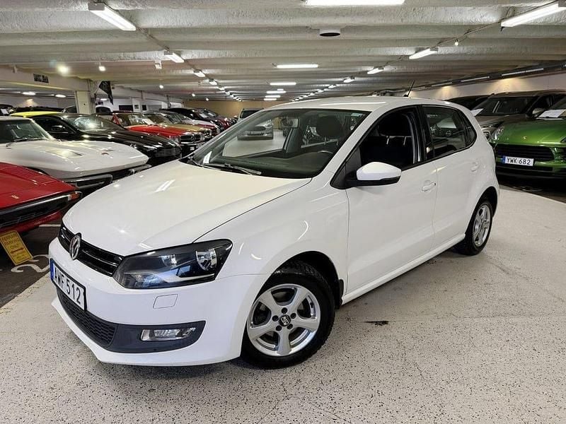 Candy white Begagnad 2014 VW Polo Halvkombi | 69 900 kr (Marknadspris) - Bild 1/4