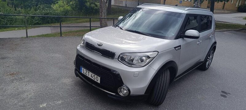 Grå Begagnad 2016 Kia Soul SUV | 120 000 kr (Marknadspris) - Bild 1/4