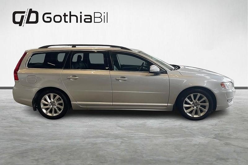 Begagnad Volvo V70 Momentum 116 HK (85 kW) 2013 Silver Kombi